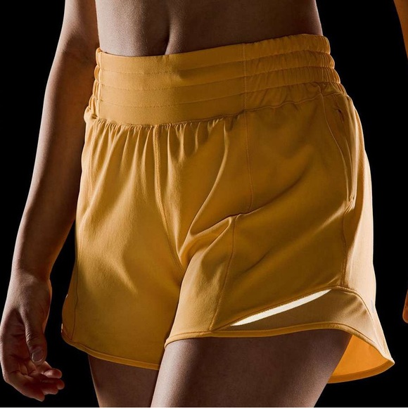 MATCHING SET Lululemon Mango Dream Hotty Hot HR Shorts & BNWT Asymmetrical Bra - Picture 2 of 5